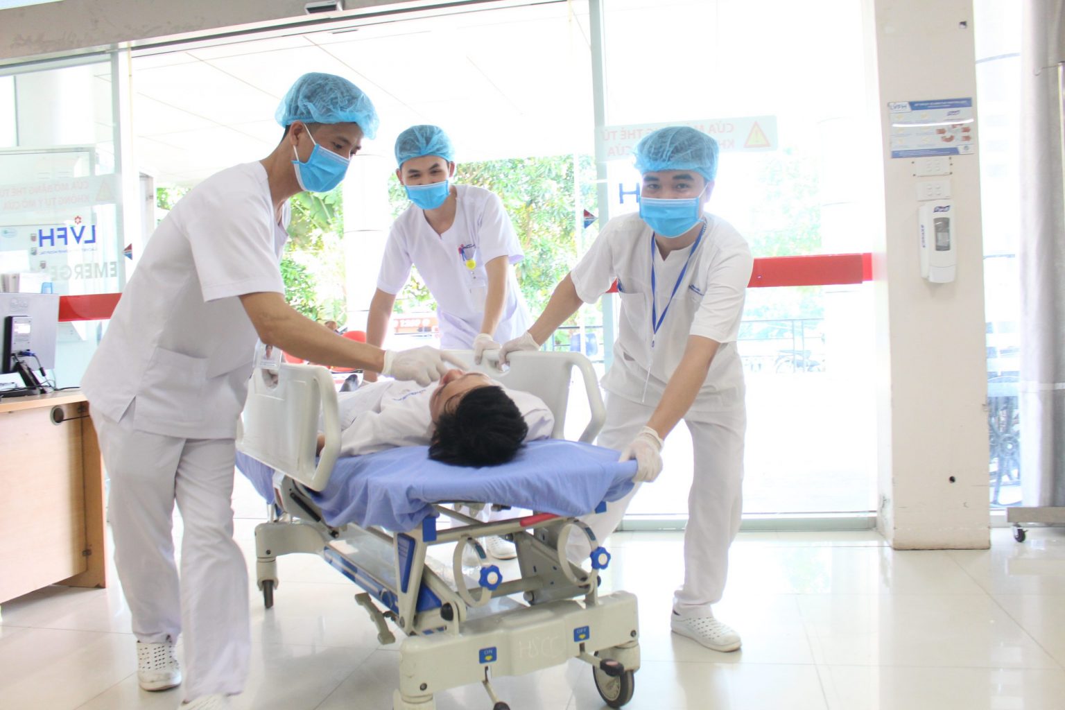 Cấp cứu trái tuyến có được bảo hiểm y tế chi trả?