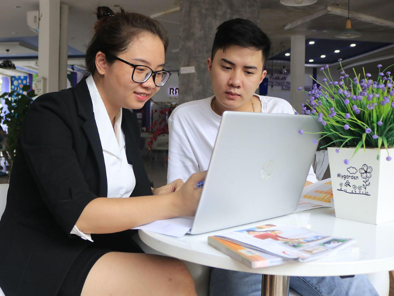 Người trẻ tuổi nên mua bảo hiểm để nhận được nhiều quyền lợi hơn về sau