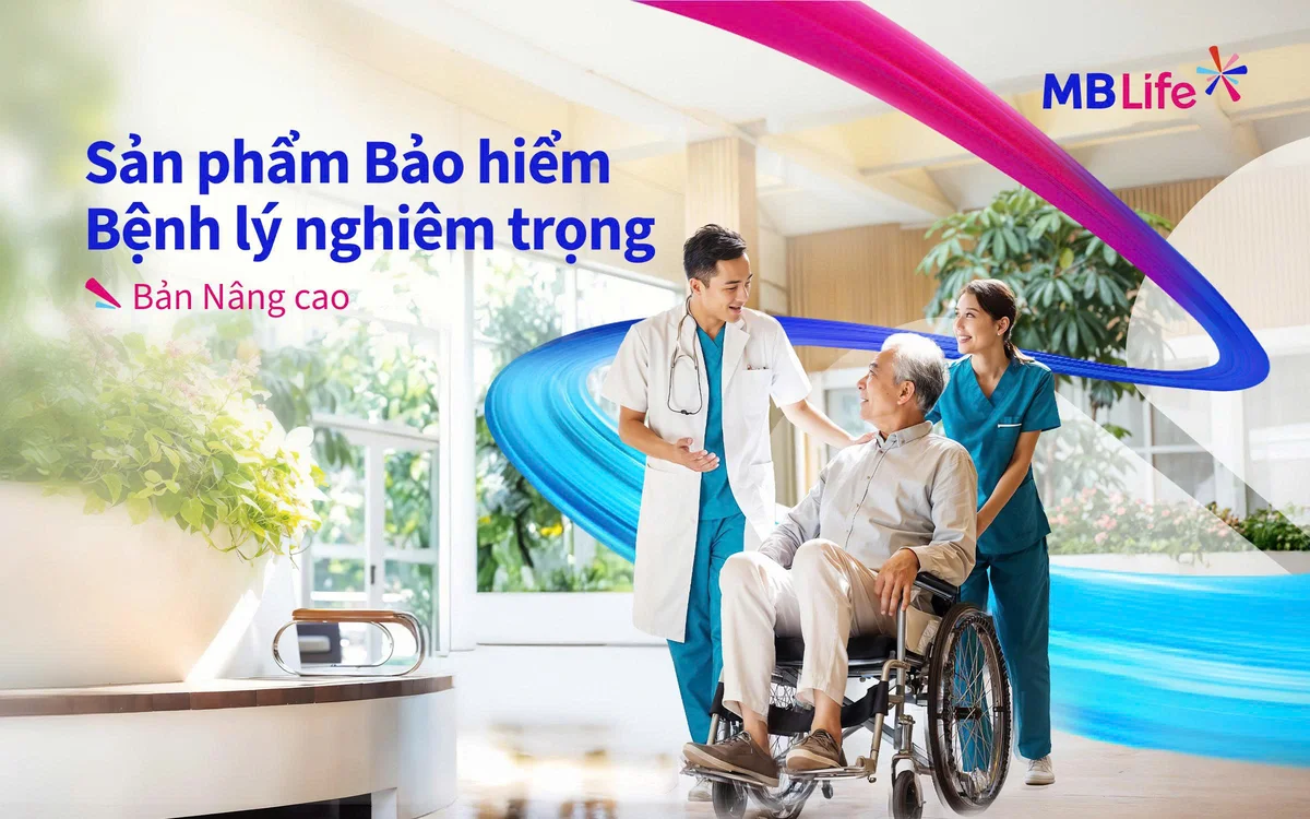 Người phụ nữ trung niên nhìn về phía trước, minh hoạ sản phẩm Bảo hiểm Bệnh lý nghiêm trọng.